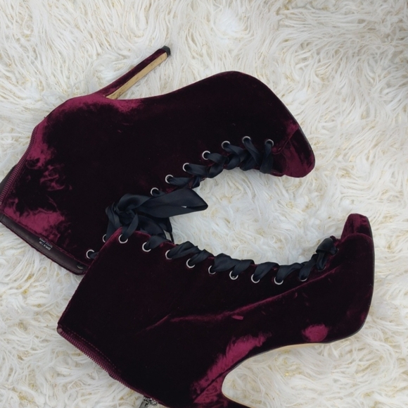 Shoes - Picture 3 of 3